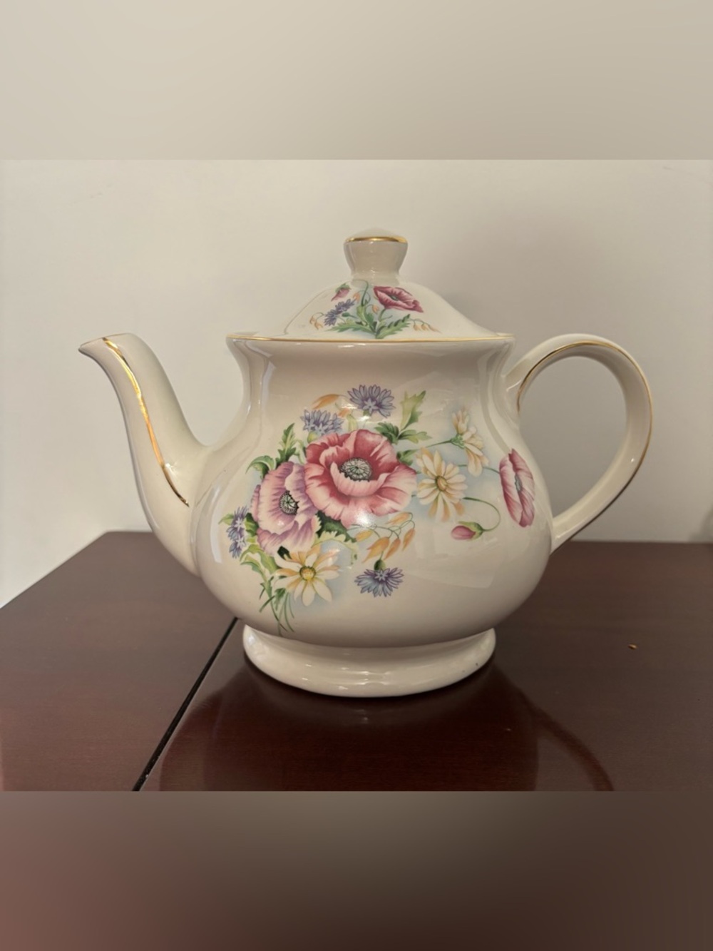Windsor by Sadler, White with colorful floral bouquet— Porcelain teapot